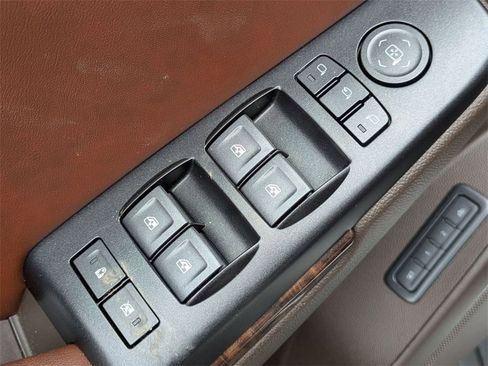 Used 2020 Chevrolet Tahoe Premier w/ Premier 6.2L Value Package image 14