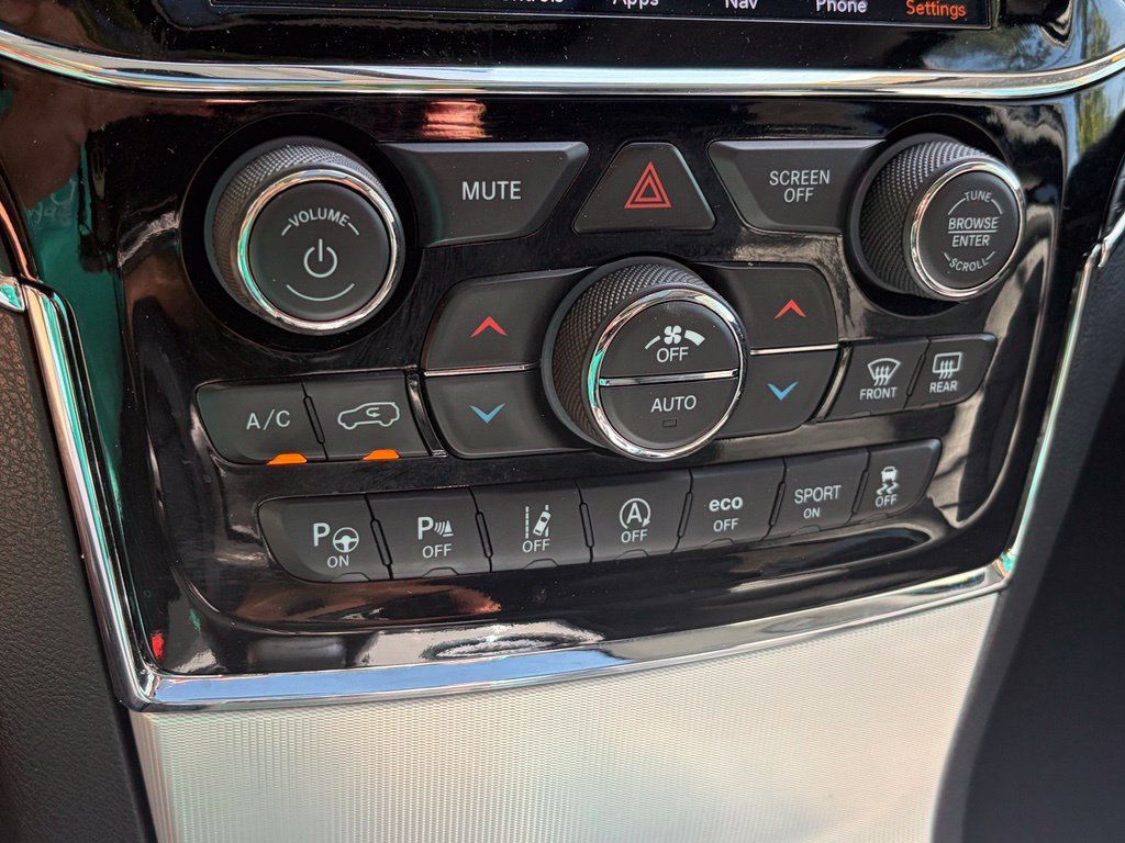 Used 2020 Jeep Grand Cherokee Summit w/ Platinum Series Group AWD/4WD image 16