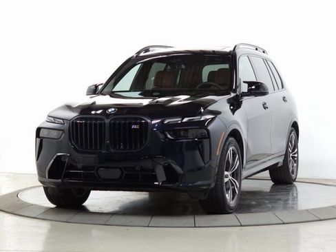 Used 2025 BMW X7 M60i image 4