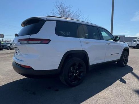 Used 2023 Jeep Grand Cherokee L Laredo AWD/4WD image 8
