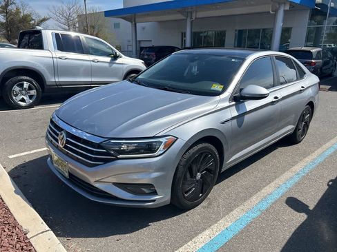 Used 2019 Volkswagen Jetta SEL Premium image 1