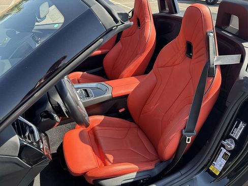 Used 2024 BMW Z4 M40i w/ Premium Package RWD image 24