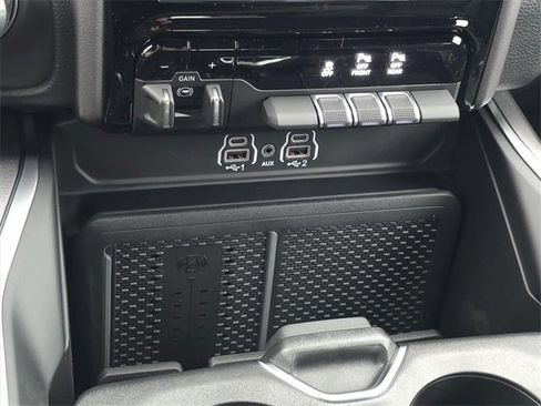 New 2026 RAM 1500 4x4 Crew Cab image 12