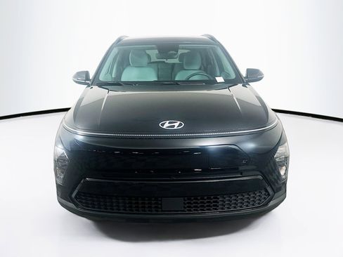 Used 2024 Hyundai Kona SEL FWD image 2