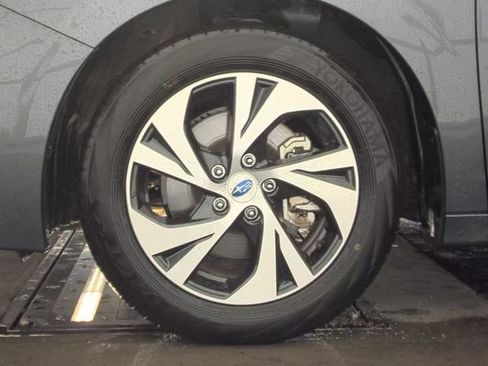 Used 2025 Subaru Legacy Premium image 8