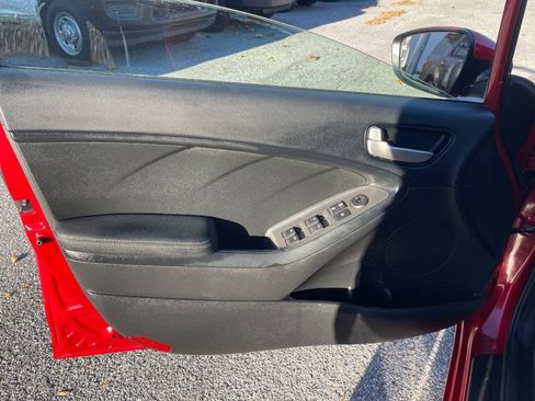 Used 2018 Kia Forte S FWD image 21
