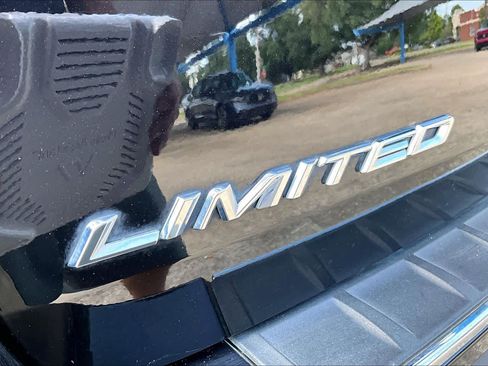 Used 2021 Ford Explorer Limited w/ Equipment Group 301A AWD/4WD image 10