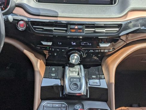 Used 2024 Acura MDX SH-AWD w/ Technology Package image 20