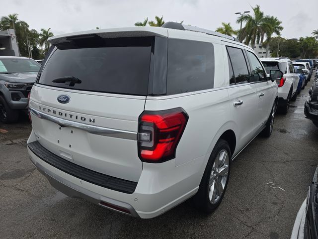 Used 2024 Ford Expedition Platinum AWD/4WD image 3