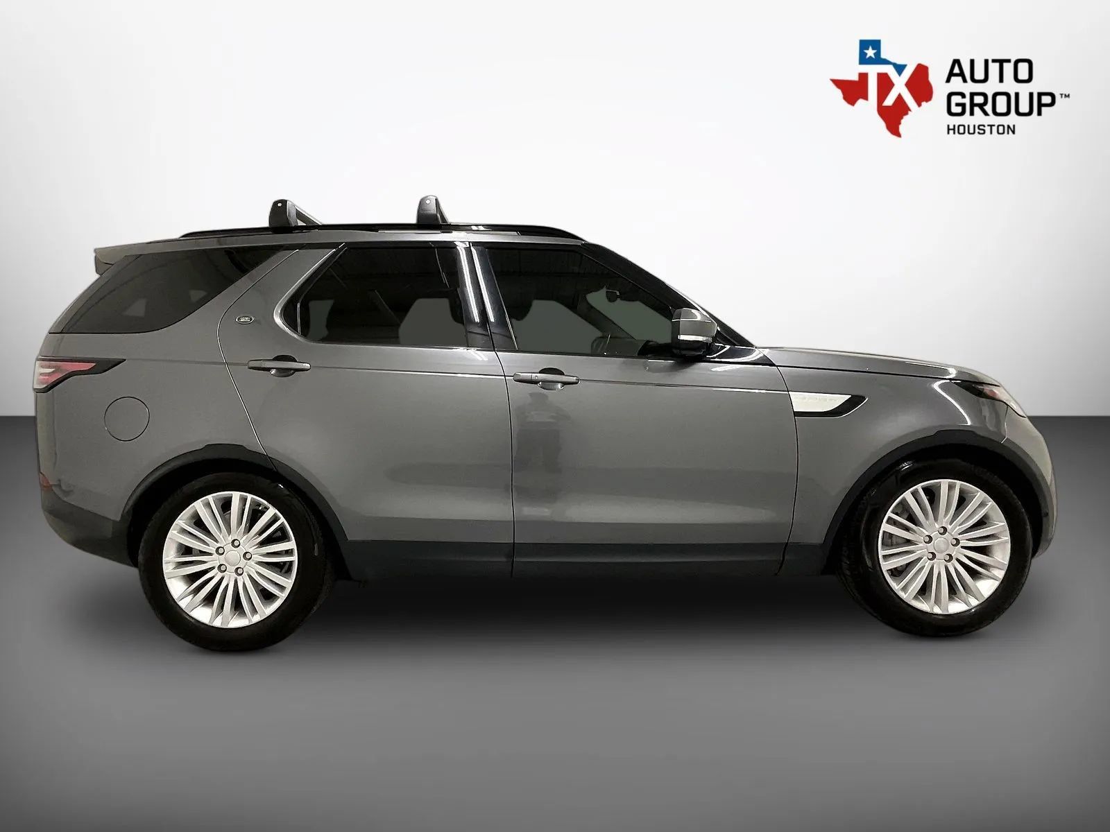 Used 2019 Land Rover Discovery HSE AWD/4WD image 9