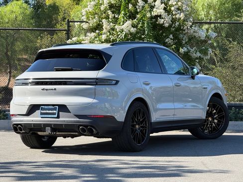 Used 2026 Porsche Cayenne S AWD/4WD image 7