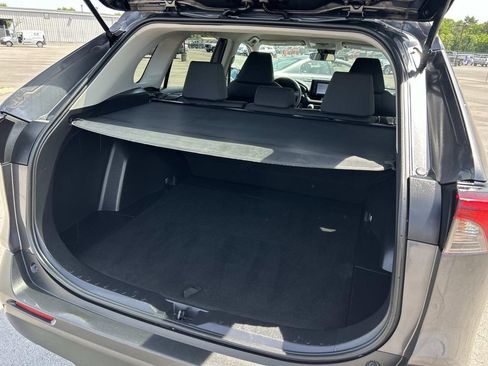 Used 2022 Toyota RAV4 XLE image 13