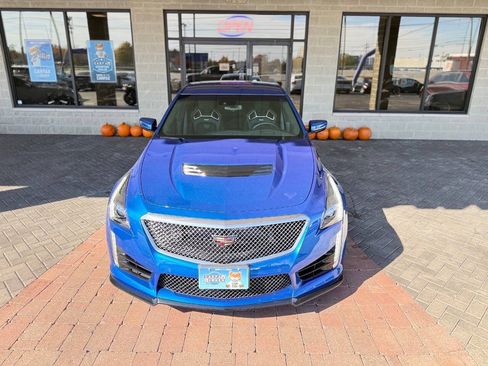 Used 2018 Cadillac CTS V w/ Luxury Package RWD image 27