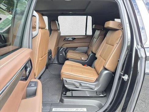 New 2026 Chevrolet Suburban High Country AWD/4WD image 16