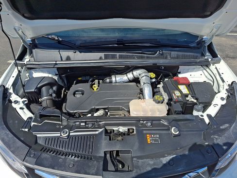 Used 2022 Chevrolet Trax LT w/ Sport Edition image 28