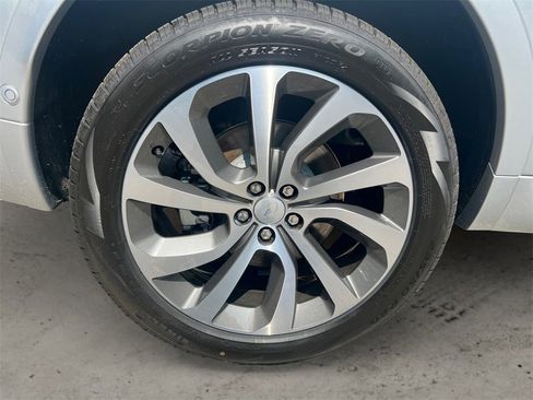 New 2025 Land Rover Discovery Sport S image 13