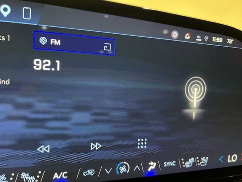 Used 2026 Chevrolet Traverse RS w/ LPO, Floor Liner Package FWD image 12