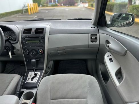 Used 2010 Toyota Corolla LE image 14