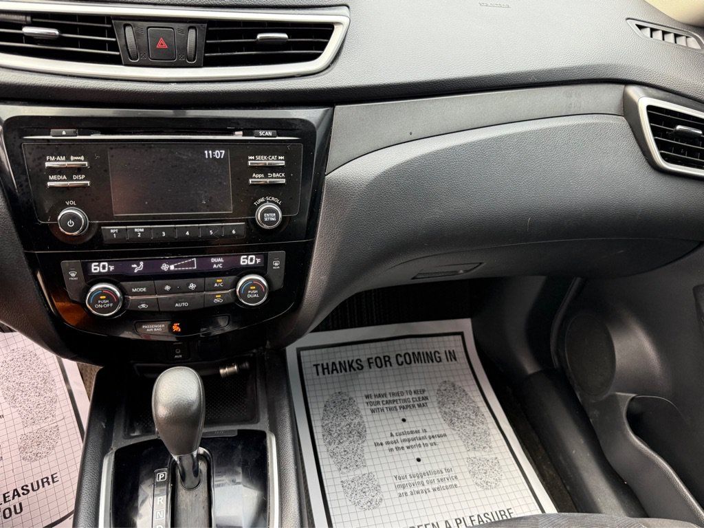 Used 2015 Nissan Rogue SV AWD/4WD image 11