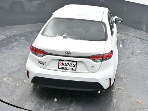Used 2025 Toyota Corolla LE image 39