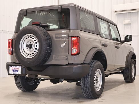 New 2026 Ford Bronco 4-Door image 9