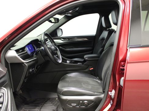 Used 2022 Jeep Grand Cherokee L Laredo image 19