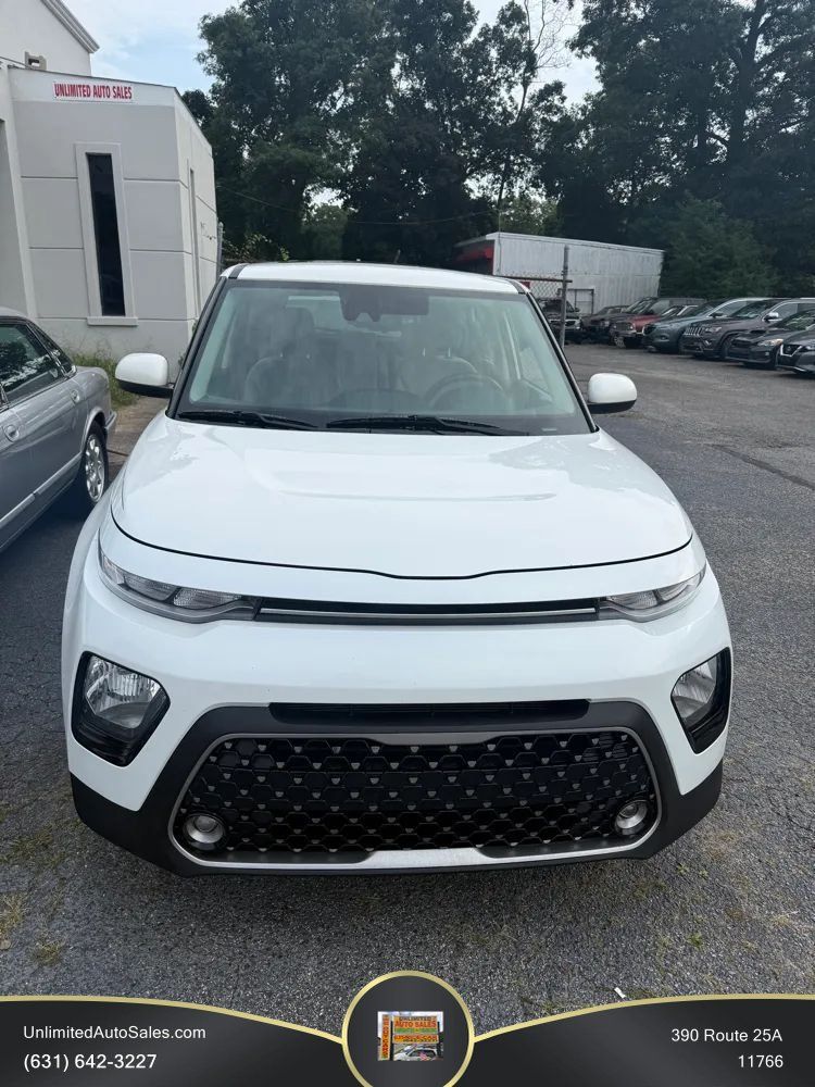 Used 2022 Kia Soul EX FWD image 2