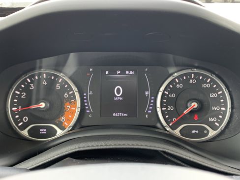 Used 2018 Jeep Renegade Latitude w/ Cold Weather Group AWD/4WD image 12