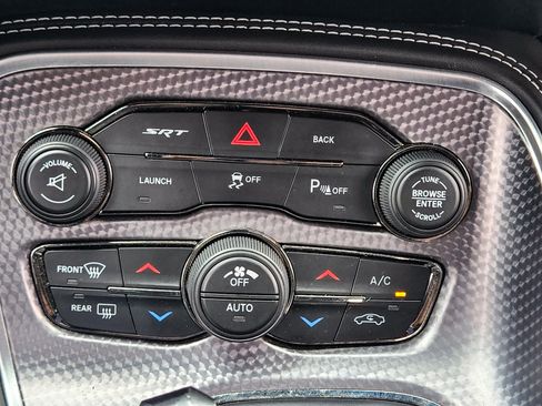 Used 2015 Dodge Challenger SRT Hellcat image 32