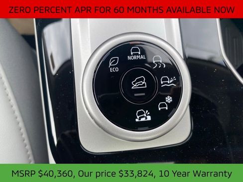 New 2025 Mitsubishi Outlander SE image 54