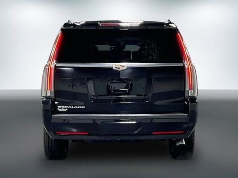 Used 2016 Cadillac Escalade Luxury image 7
