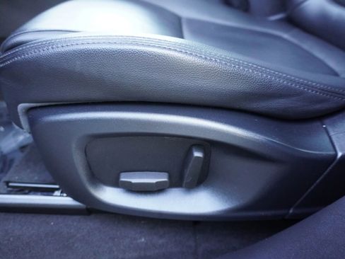 Used 2017 Jaguar F-PACE Premium image 26