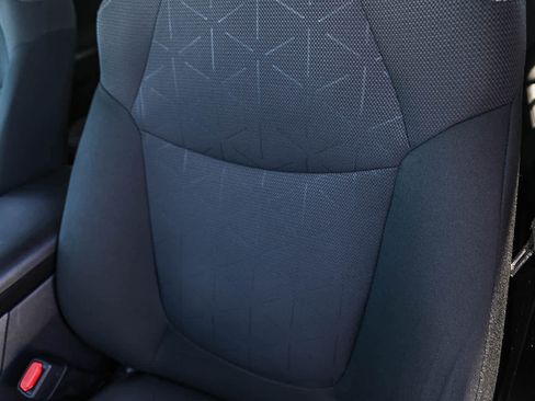 Used 2025 Toyota RAV4 XLE AWD/4WD image 24