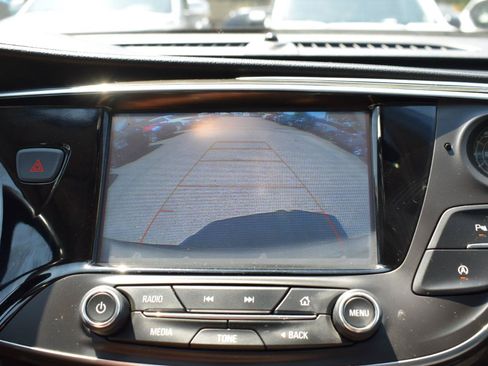 Used 2019 Buick Envision Essence FWD image 28