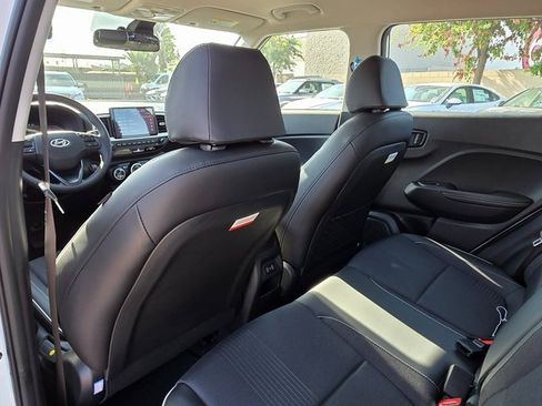 New 2025 Hyundai Venue Limited image 19