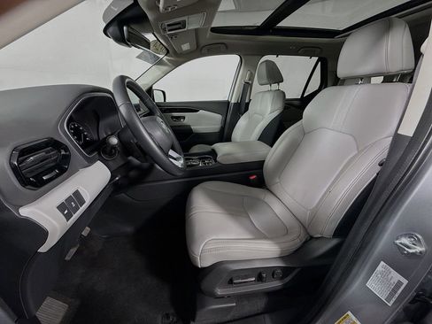 Certified 2024 Honda Pilot Touring image 19
