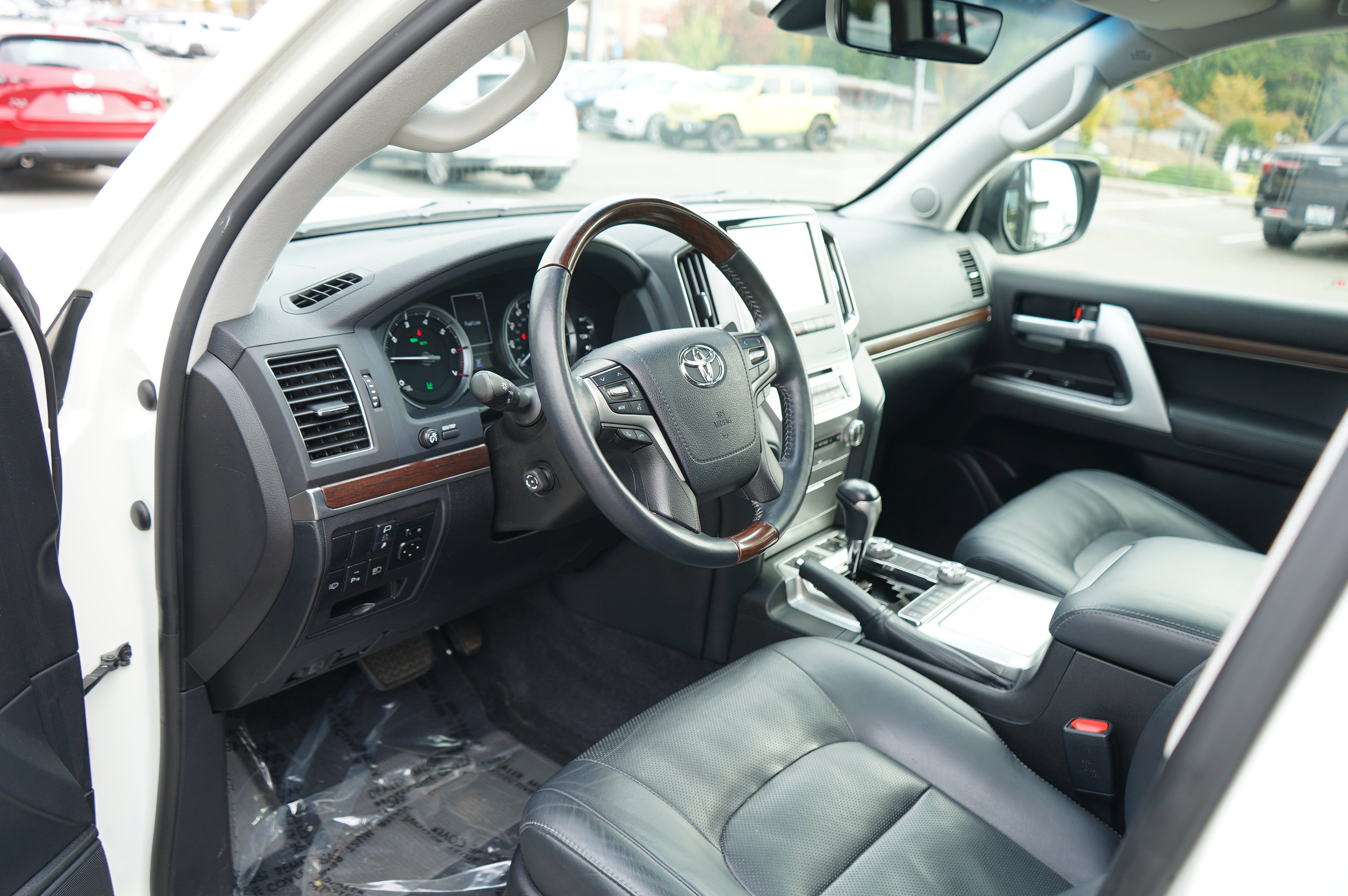 Used 2018 Toyota Land Cruiser AWD/4WD image 16
