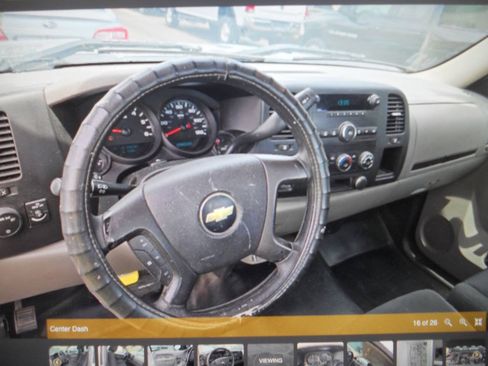 Used 2013 Chevrolet Silverado 1500 W/T RWD image 16