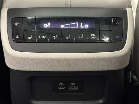 Used 2022 Nissan Pathfinder SL w/ SL Premium Package image 34