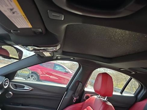 Used 2023 Alfa Romeo Giulia Veloce image 18