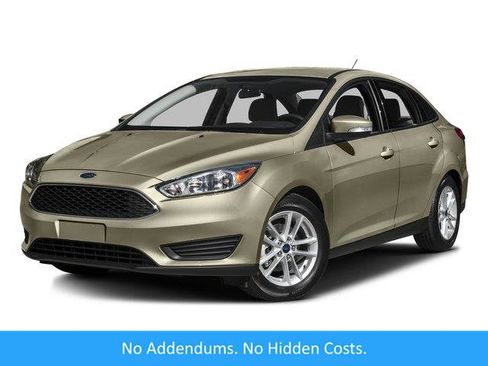 Used 2016 Ford Focus SE image 1