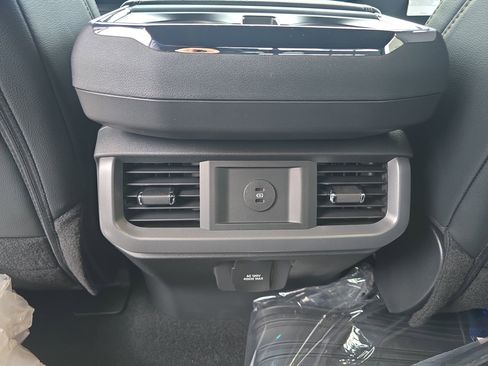 New 2025 Ford F150 Lariat w/ Equipment Group 501A Mid image 17