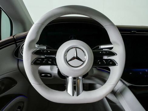 Used 2022 Mercedes-Benz EQS 580 4MATIC Sedan image 10