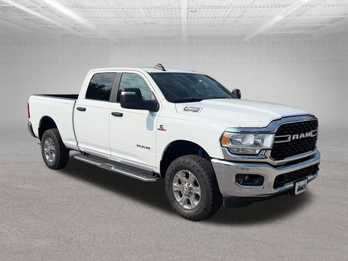 Used 2024 RAM 2500 Big Horn w/ Off Road Package AWD/4WD image 8