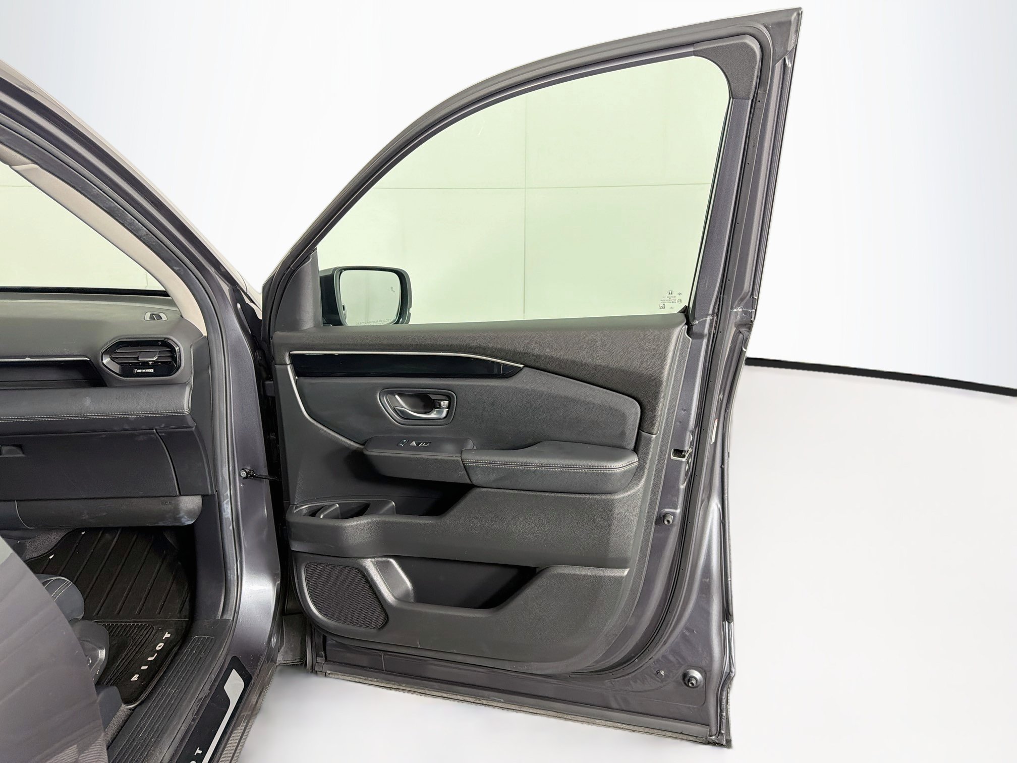 Used 2025 Honda Pilot EX-L image 33