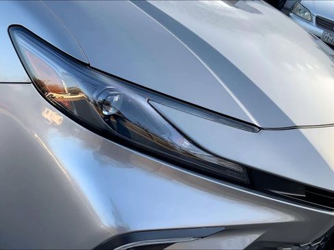 Used 2025 Toyota Camry SE w/ Multimedia Upgrade Package image 27