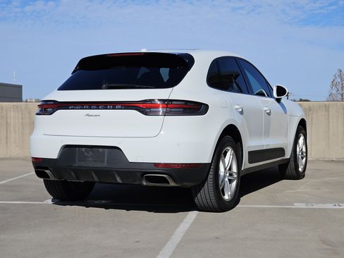 Certified 2021 Porsche Macan image 8
