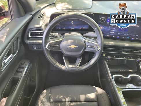 Used 2025 Chevrolet Traverse LT AWD/4WD image 11