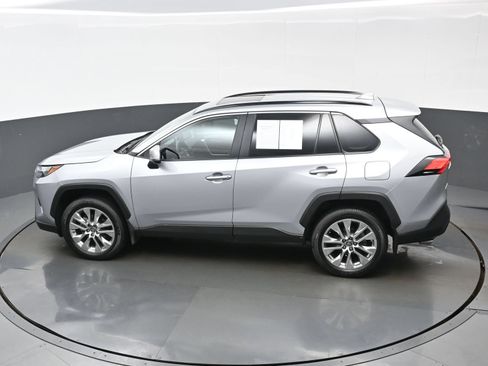 Used 2025 Toyota RAV4 XLE Premium w/ Weather Package AWD/4WD image 39