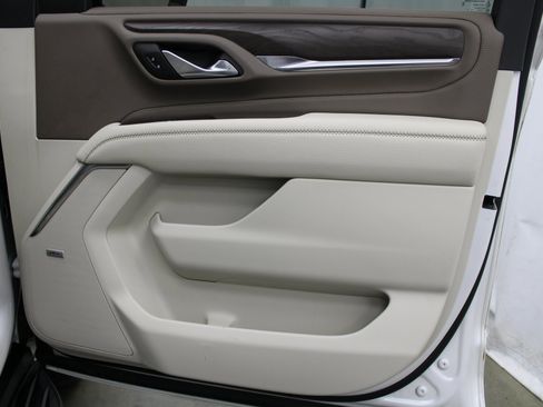 Used 2021 GMC Yukon XL Denali image 30